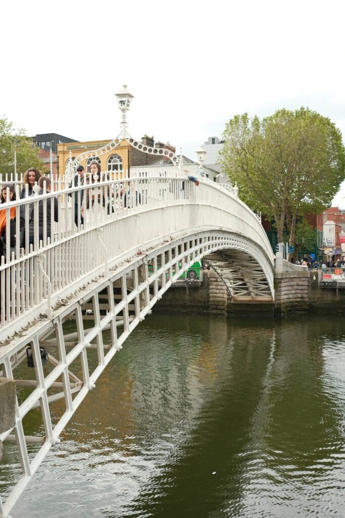 Dublin City Centre Areas to stay happeny bridge