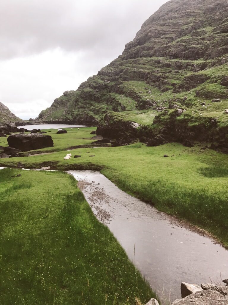 gap dunloe mountains black lough visiting travel