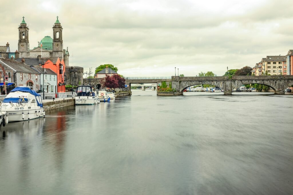 Scenic view of the bridge in Athlone over the River Shannon, a perfect stop on the drive from Dublin to Galway, highlighting the blend of history and natural beauty along this scenic route.